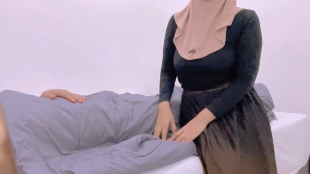 wajib ditiru cara istri solehot membangunkan suami