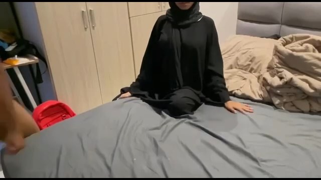 ukhti hijab hitam viral mencoba jadi wanita nakal