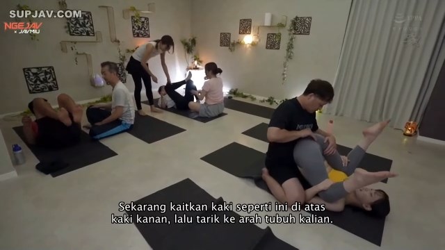 pasangan jepang yang nekat indehoy saat senam yoga